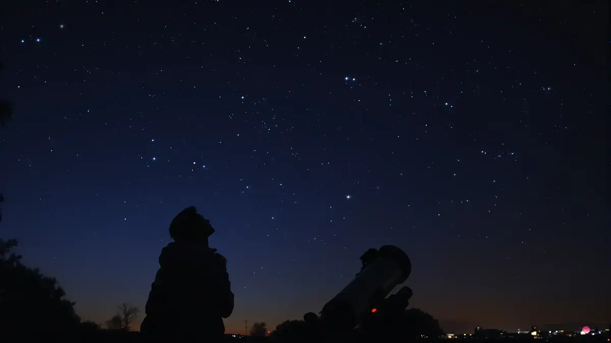 Experts zijn het eens: de snelle uitzetting van het universum spreekt gevestigde overtuigingen tegen en kan ons begrip van de fysica verstoren
